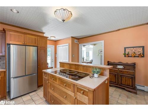 1897 10 Line N, Oro-Medonte, ON - Indoor Photo Showing Kitchen