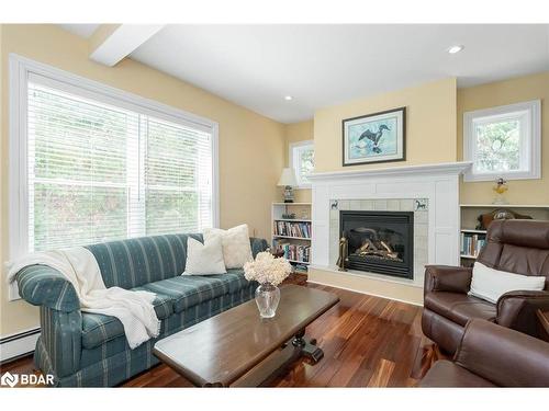 1897 10 Line N, Oro-Medonte, ON - Indoor Photo Showing Living Room With Fireplace