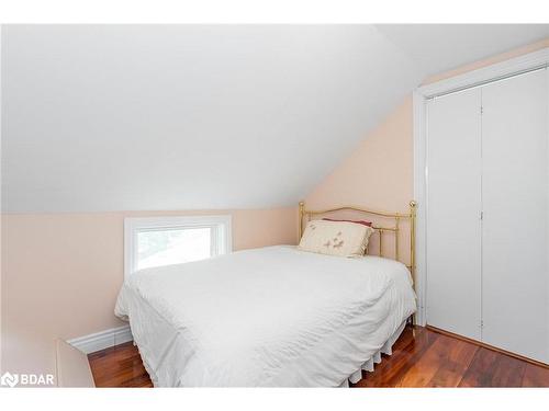 1897 10 Line N, Oro-Medonte, ON - Indoor Photo Showing Bedroom