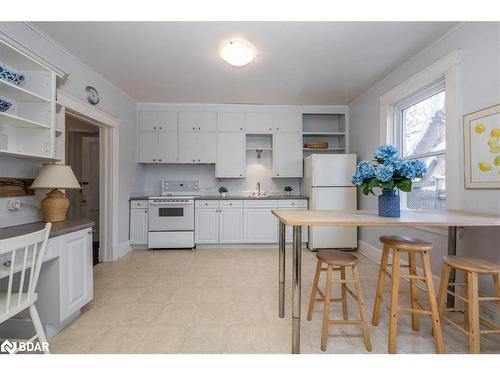 132 Jarvis Street, Orillia, ON - Indoor Photo Showing Kitchen