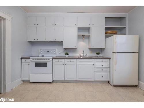 132 Jarvis Street, Orillia, ON - Indoor Photo Showing Kitchen