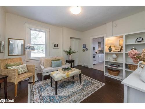 132 Jarvis Street, Orillia, ON - Indoor Photo Showing Living Room