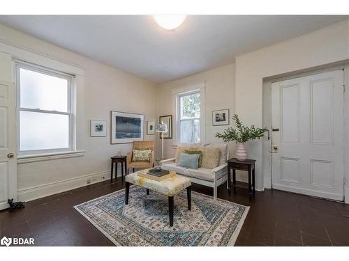 132 Jarvis Street, Orillia, ON - Indoor Photo Showing Living Room