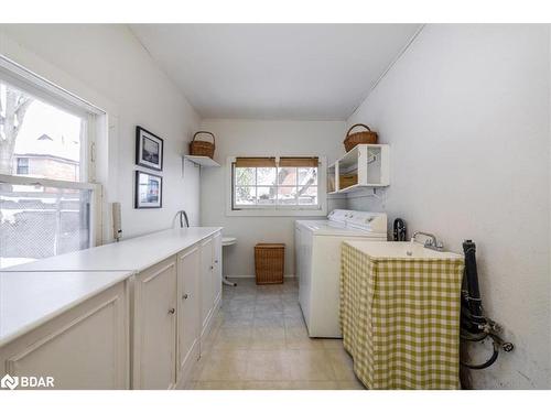 132 Jarvis Street, Orillia, ON - Indoor Photo Showing Laundry Room