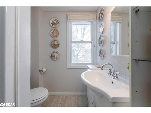 132 Jarvis Street, Orillia, ON - Indoor Photo Showing Bathroom