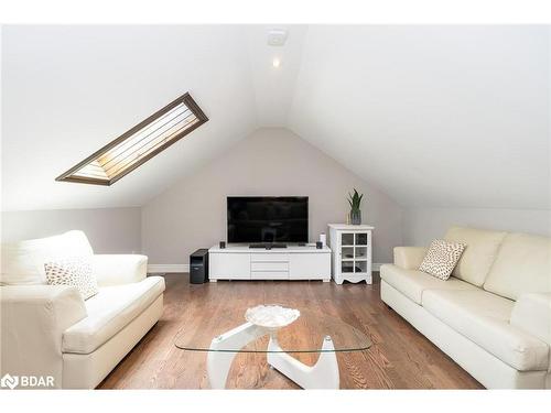 16 Boothby Crescent, Minesing, ON - Indoor Photo Showing Living Room