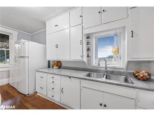 625506 Sideroad 15 Line, Melancthon, ON - Indoor Photo Showing Kitchen With Double Sink