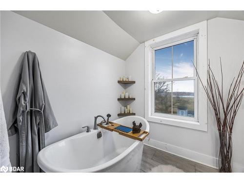 625506 Sideroad 15 Line, Melancthon, ON - Indoor Photo Showing Bathroom