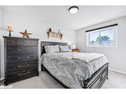 22 Patterson Place, Barrie, ON - Indoor Photo Showing Bedroom