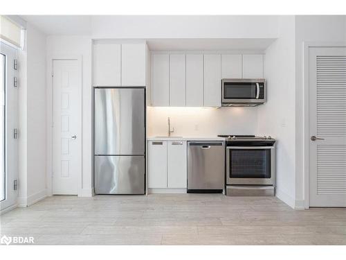 113-317 Broward Way, Innisfil, ON - Indoor Photo Showing Kitchen