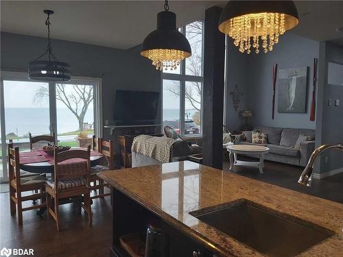 1605 Lakeshore Road, Selkirk, ON - Indoor Photo Showing Dining Room