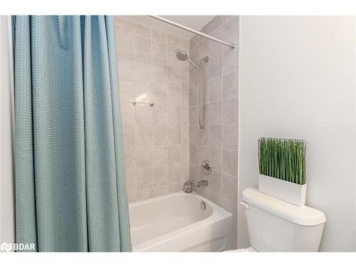 3 Cypress Point Street, Barrie, ON - Indoor Photo Showing Bathroom