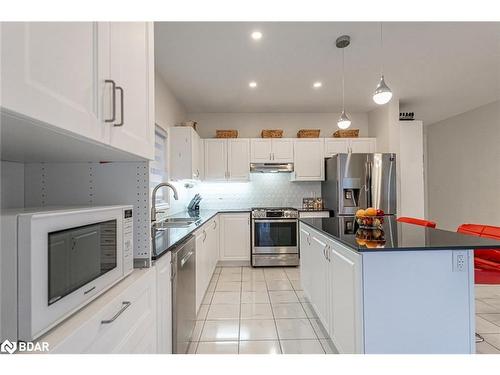 3 Cypress Point Street, Barrie, ON - Indoor Photo Showing Kitchen With Stainless Steel Kitchen With Double Sink With Upgraded Kitchen