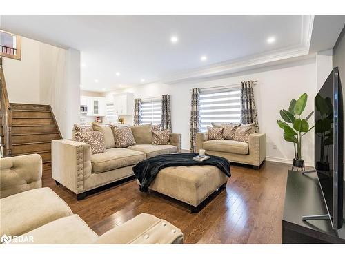 1386 Dallman Street, Innisfil, ON - Indoor Photo Showing Living Room