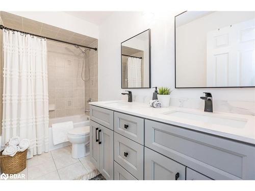 1386 Dallman Street, Innisfil, ON - Indoor Photo Showing Bathroom