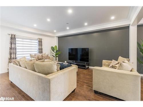 1386 Dallman Street, Innisfil, ON - Indoor Photo Showing Living Room