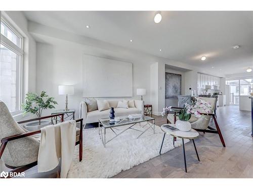 833 Port Darlington Road, Bowmanville, ON - Indoor Photo Showing Living Room