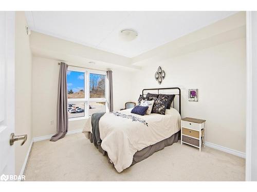 310-50 Bryan Court, Kitchener, ON - Indoor Photo Showing Bedroom