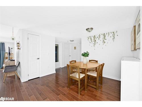 310-50 Bryan Court, Kitchener, ON - Indoor Photo Showing Dining Room