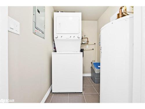 310-50 Bryan Court, Kitchener, ON - Indoor Photo Showing Laundry Room