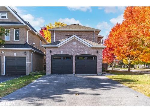 104 Fadine Road, Newmarket, ON - Outdoor With Facade