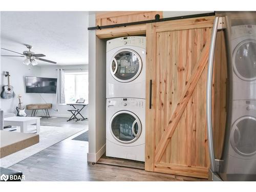 2 Walker Avenue, Orillia, ON - Indoor Photo Showing Laundry Room