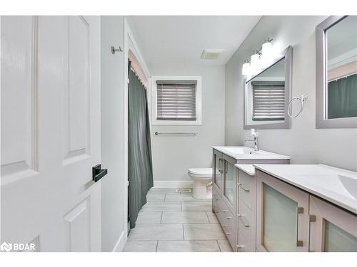 2 Walker Avenue, Orillia, ON - Indoor Photo Showing Bathroom