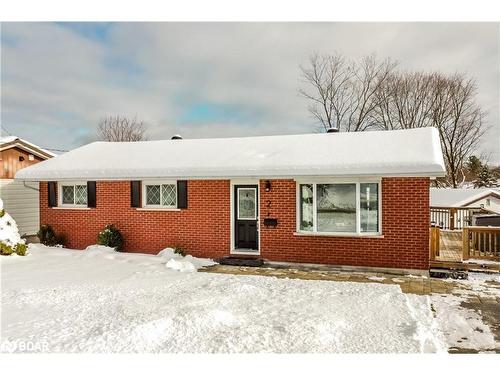 2 Walker Avenue, Orillia, ON - Outdoor