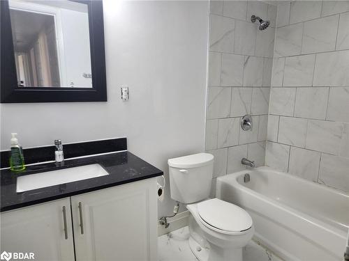 212-8800 Willoughby Drive, Niagara Falls, ON - Indoor Photo Showing Bathroom