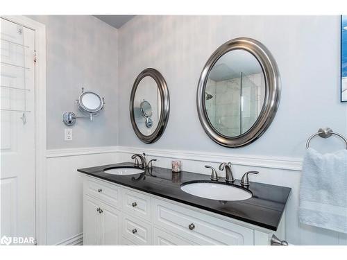 501 Grove Street E, Barrie, ON - Indoor Photo Showing Bathroom