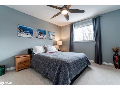 501 Grove Street E, Barrie, ON - Indoor Photo Showing Bedroom