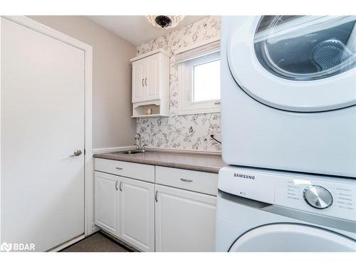 501 Grove Street E, Barrie, ON - Indoor Photo Showing Laundry Room