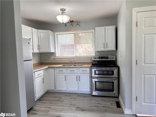 6 Woodland Acres Crescent, Belleville, ON - Indoor Photo Showing Kitchen With Double Sink