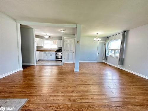 6 Woodland Acres Crescent, Belleville, ON - Indoor Photo Showing Living Room