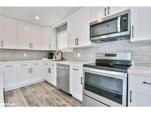 2 Walker Avenue, Orillia, ON - Indoor Photo Showing Kitchen With Upgraded Kitchen