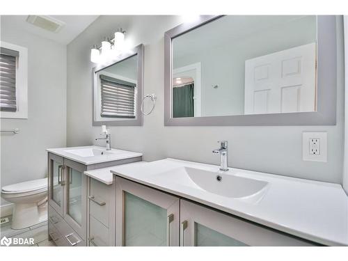 2 Walker Avenue, Orillia, ON - Indoor Photo Showing Bathroom