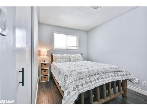 2 Walker Avenue, Orillia, ON - Indoor Photo Showing Bedroom