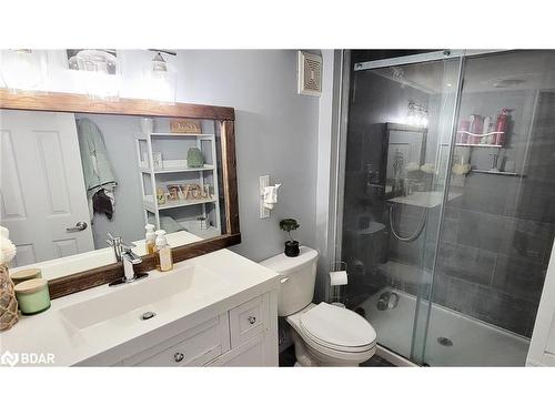 2 Walker Avenue, Orillia, ON - Indoor Photo Showing Bathroom