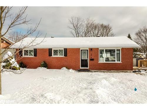 2 Walker Avenue, Orillia, ON - Outdoor