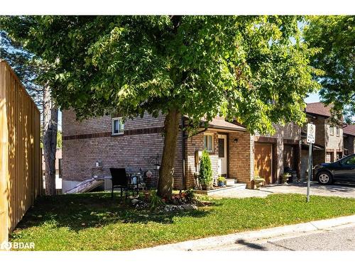 36-2 Sawmill Road, Barrie, ON - Outdoor