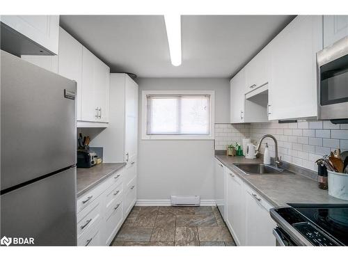 36-2 Sawmill Road, Barrie, ON - Indoor Photo Showing Kitchen With Upgraded Kitchen