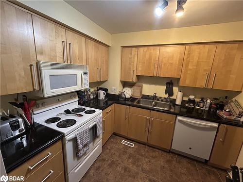 553 Tenth Street, Collingwood, ON - Indoor Photo Showing Kitchen With Double Sink