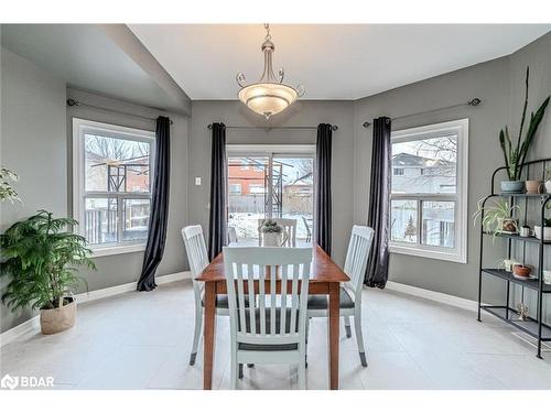 25 Serena Lane, Barrie, ON - Indoor Photo Showing Dining Room