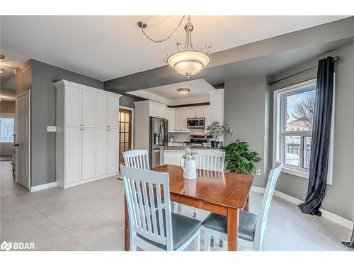 25 Serena Lane, Barrie, ON - Indoor Photo Showing Dining Room