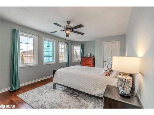 25 Serena Lane, Barrie, ON - Indoor Photo Showing Bedroom