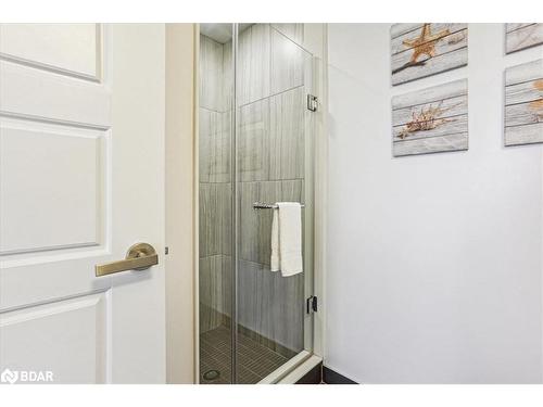 410-375 Sea Ray Avenue, Innisfil, ON - Indoor Photo Showing Bathroom