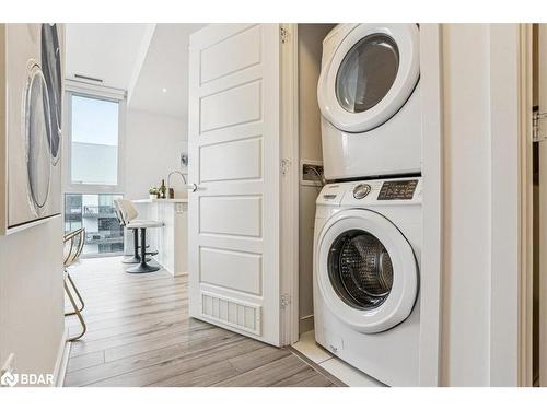 410-375 Sea Ray Avenue, Innisfil, ON - Indoor Photo Showing Laundry Room