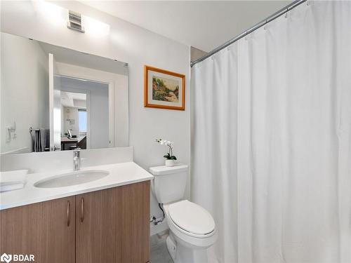 702-58 Lakeside Terrace, Barrie, ON - Indoor Photo Showing Bathroom