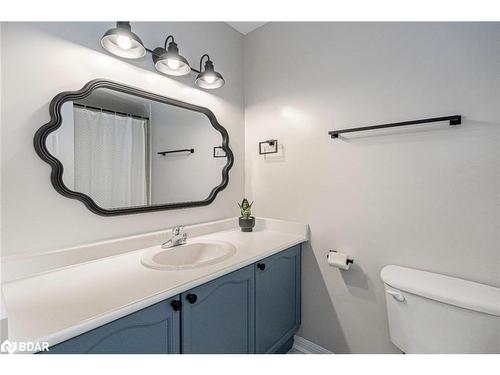 13 Bird Street, Barrie, ON - Indoor Photo Showing Bathroom