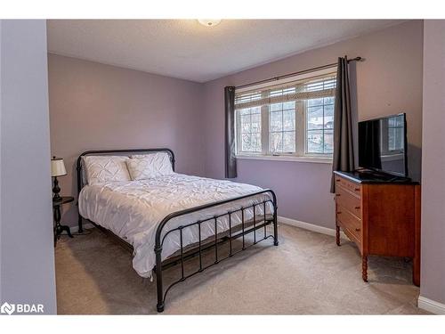 13 Bird Street, Barrie, ON - Indoor Photo Showing Bedroom